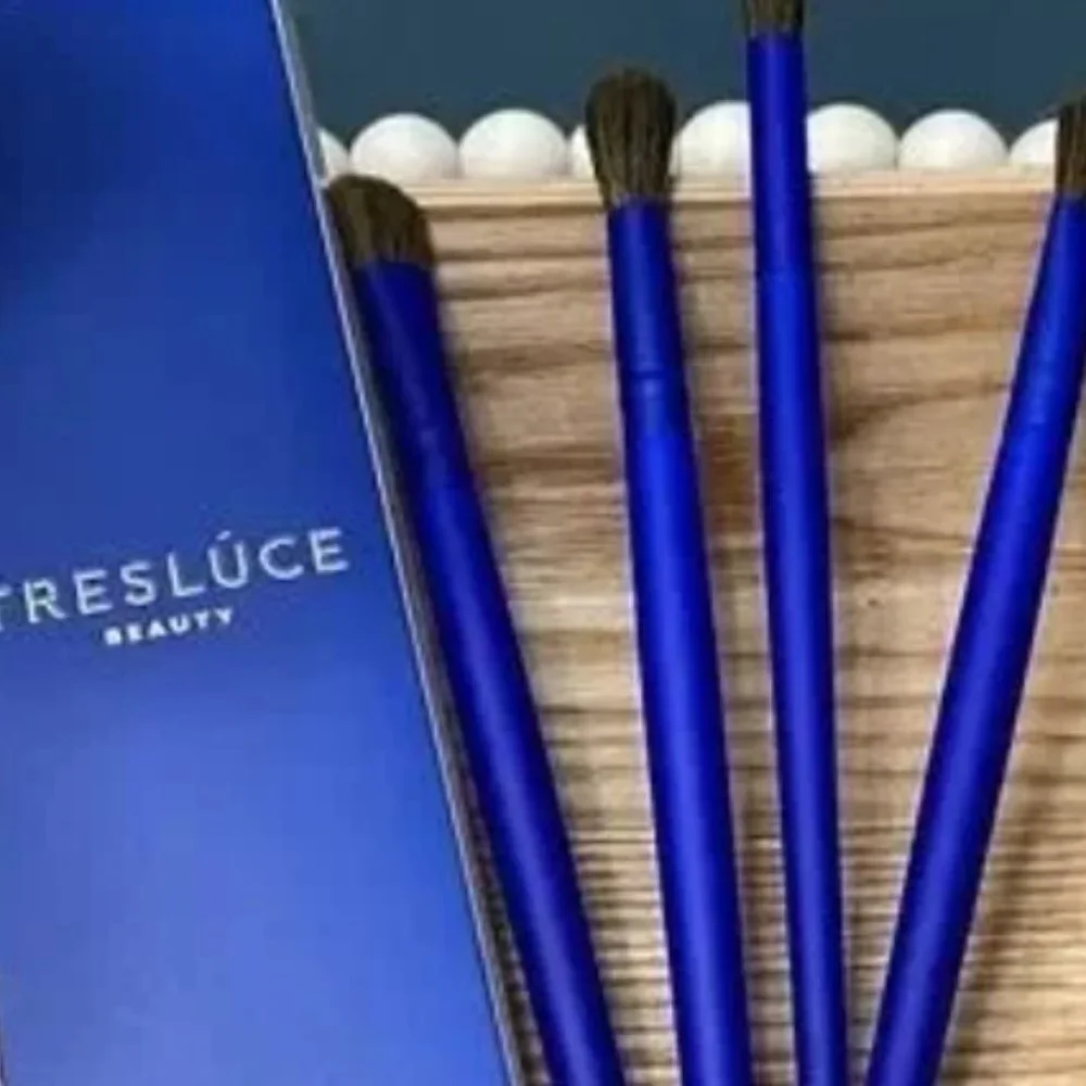 TRESLUCE BEAUTY By Becky G Like An Artista 4Pcs Brush Set